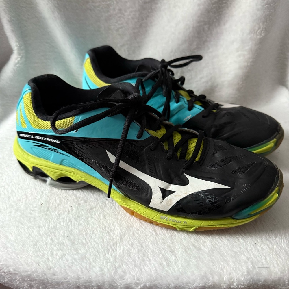 Mizuno Wave Lighting Z2 Low Top Women’s Volleyball Shoes Size 10.5 Sneakers
